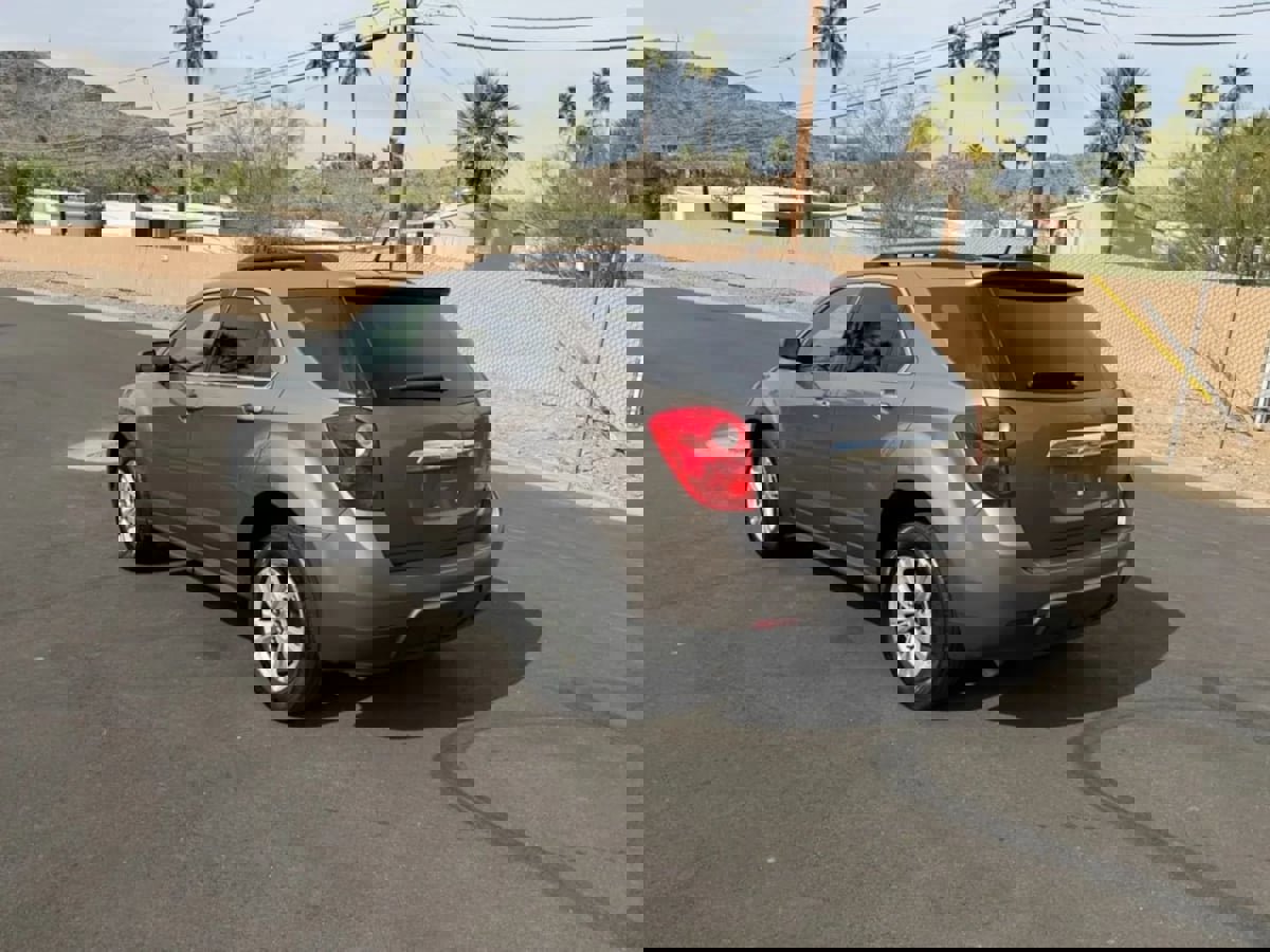 Used 2010 Chevrolet Equinox LT image 3