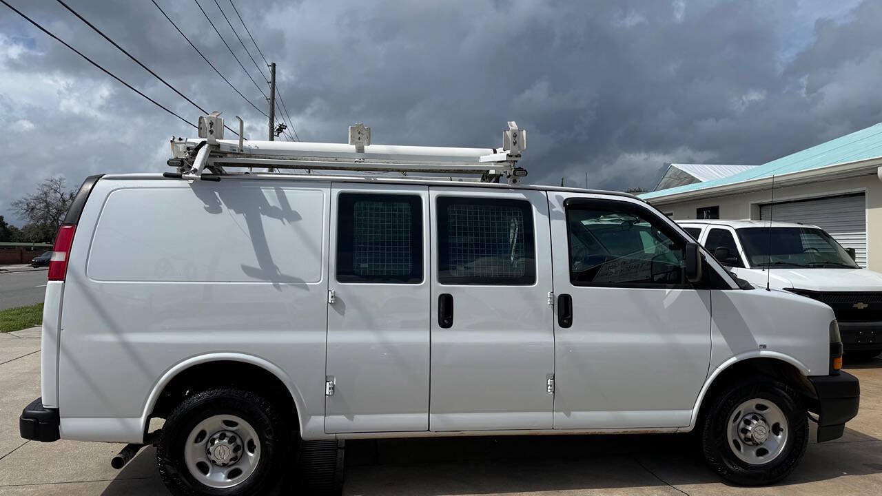 Used 2018 Chevrolet Express 2500 w/ Driver Convenience Package RWD image 6