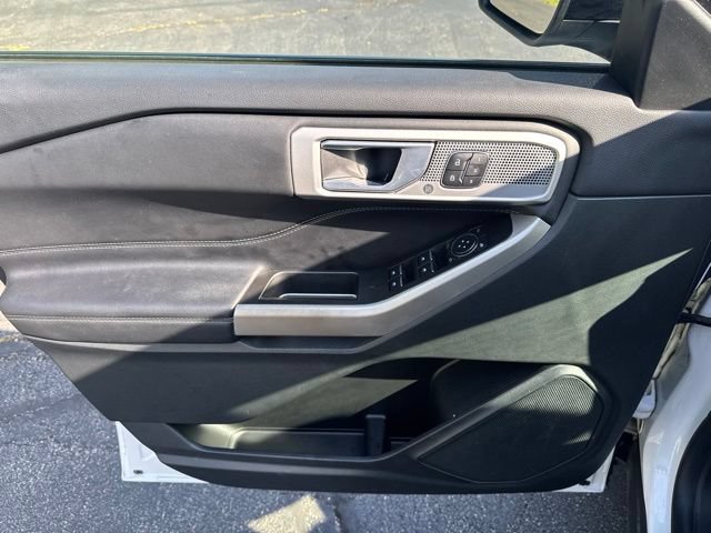 Used 2023 Ford Explorer Limited w/ Equipment Group 301A AWD/4WD image 9