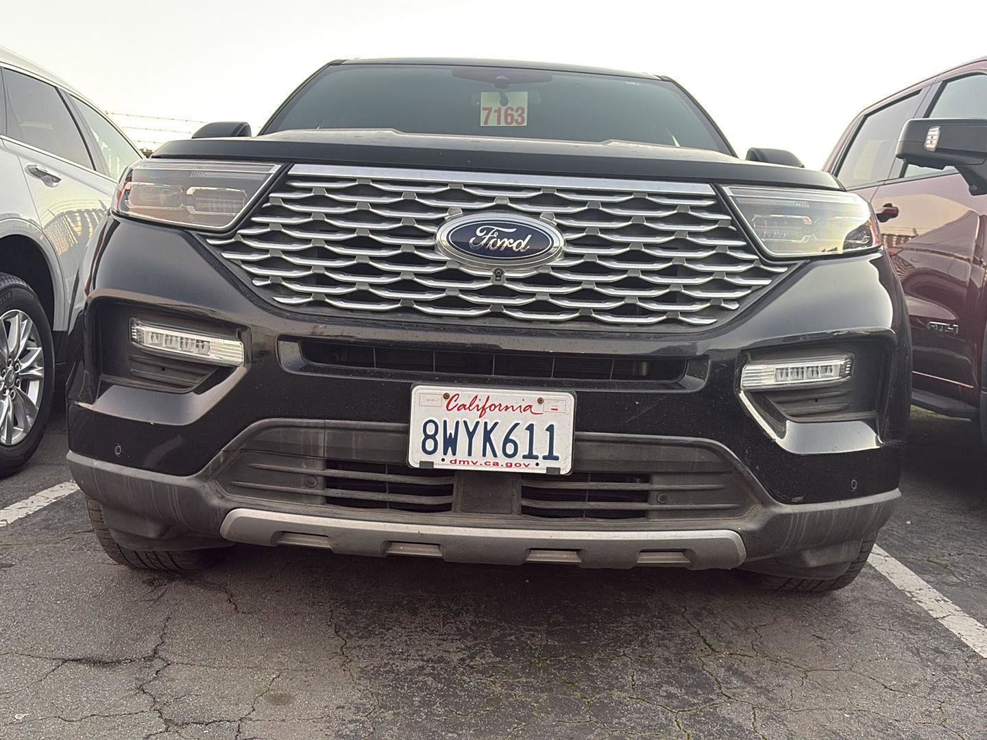 Used 2020 Ford Explorer Platinum w/ Premium Technology Package image 2