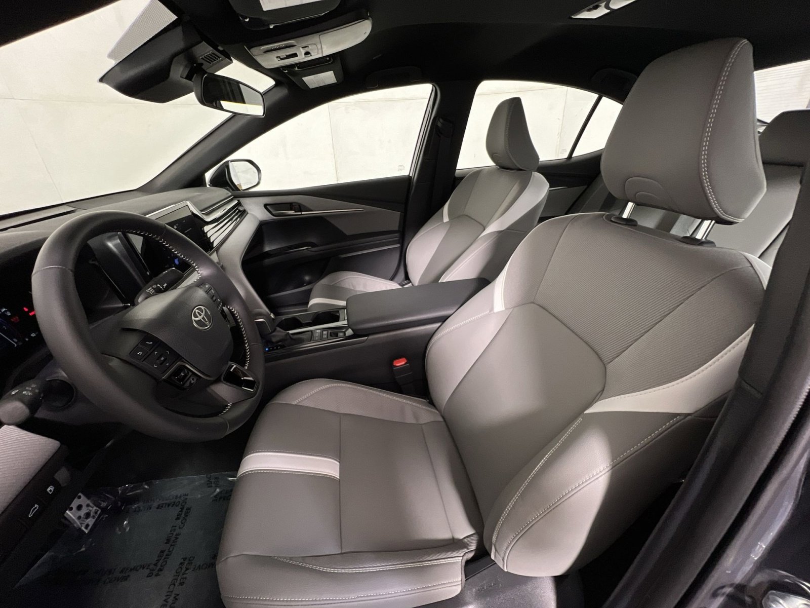 Used 2026 Toyota Camry SE image 13