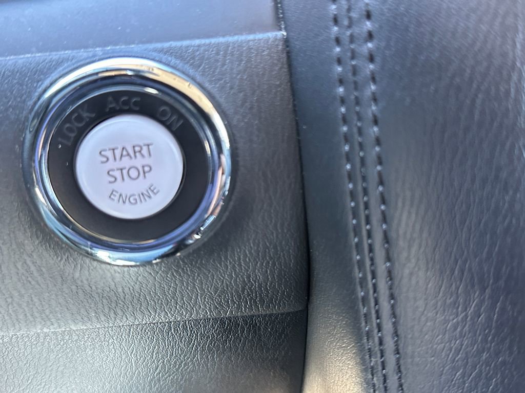 Used 2024 Nissan Armada SL w/ Captain's Chairs Package image 36