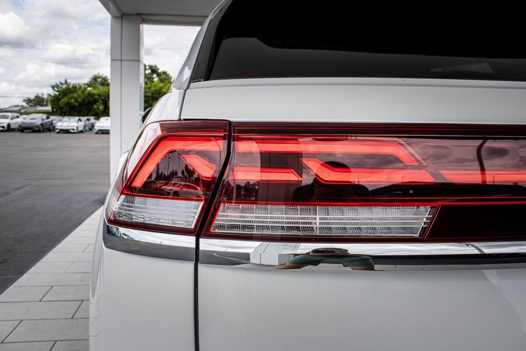 New 2026 Volkswagen Atlas Cross Sport SE image 13