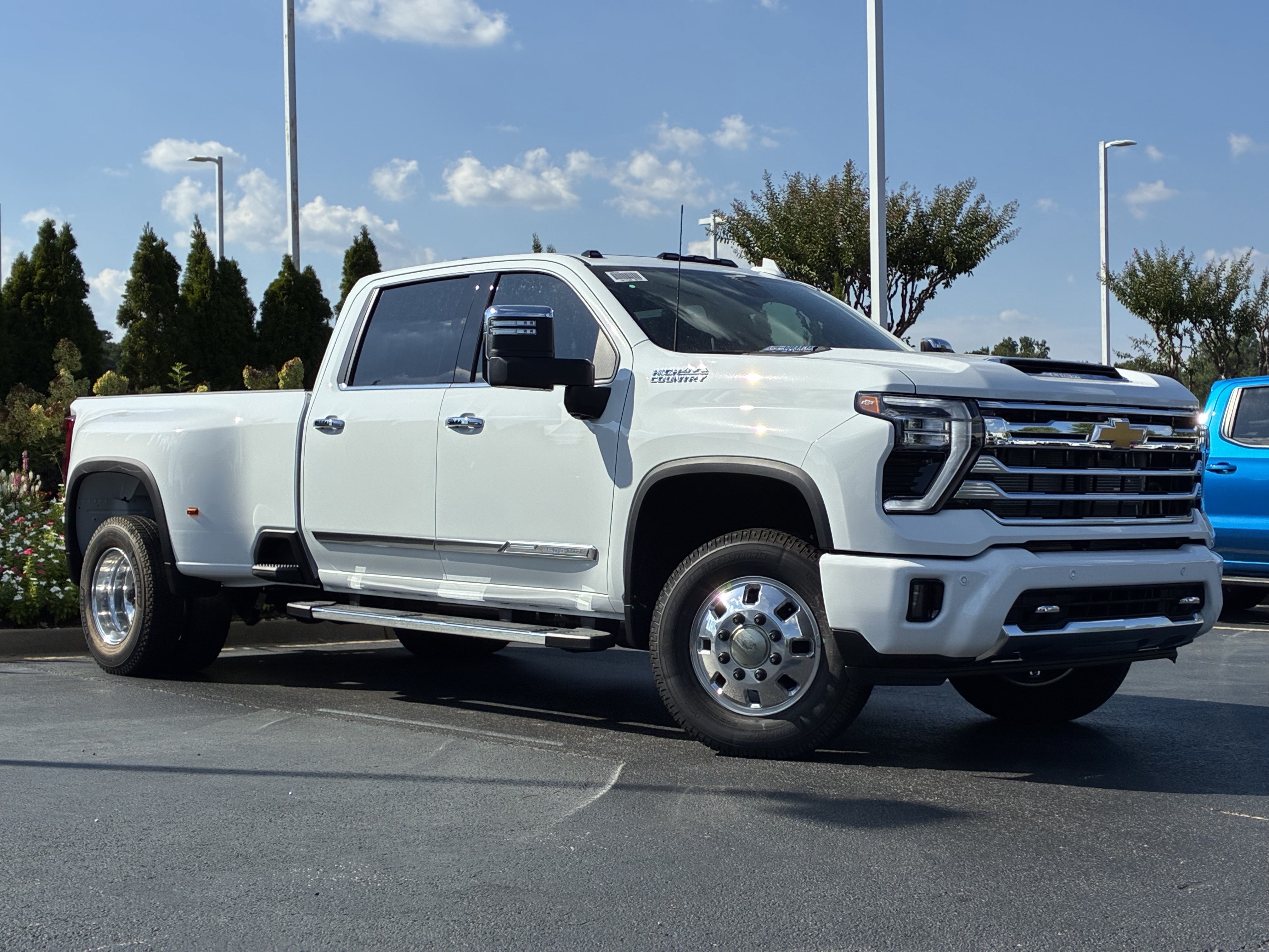 New 2026 Chevrolet Silverado 3500 High Country w/ Technology Package AWD/4WD image 2