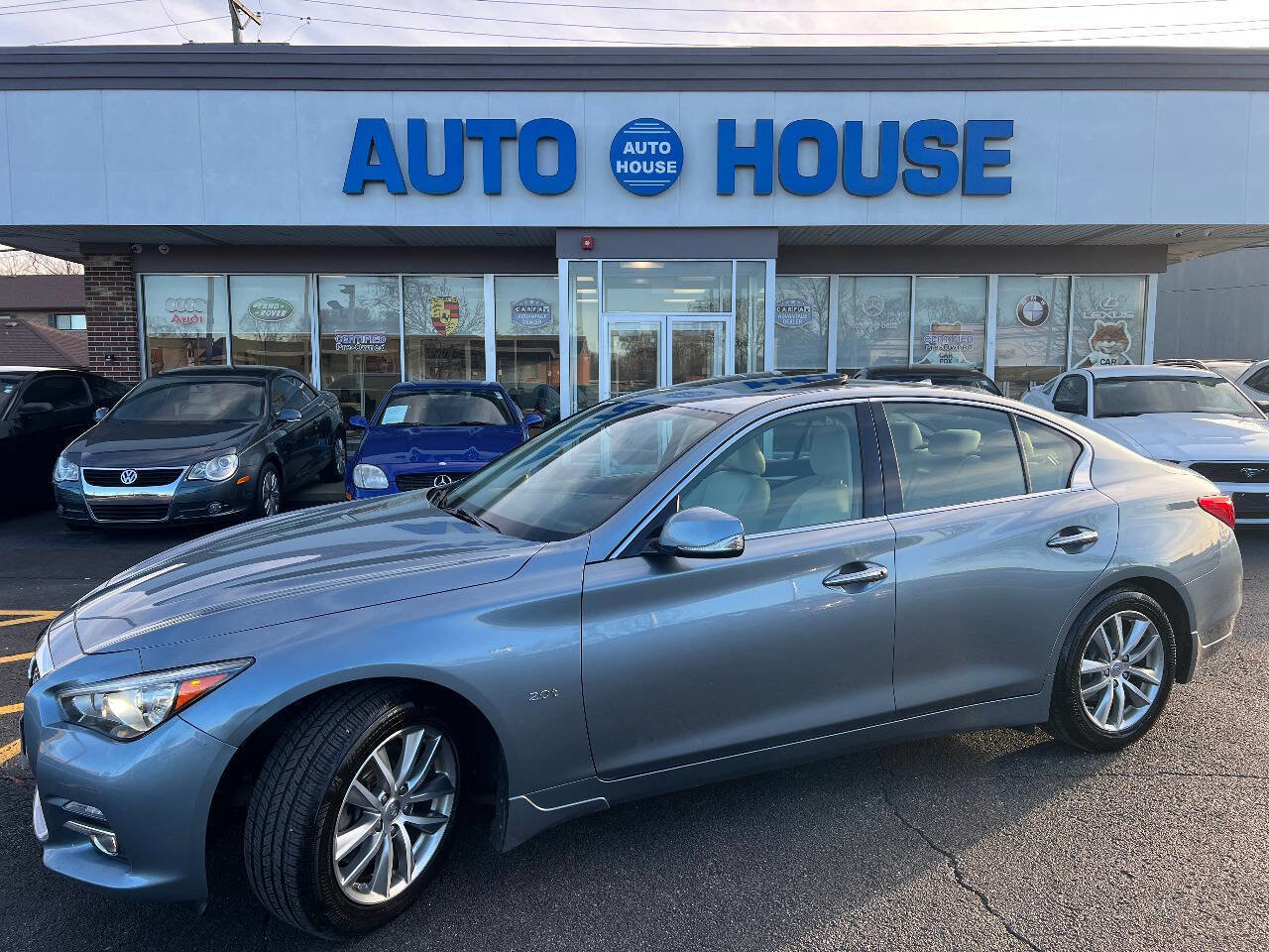 Used 2017 INFINITI Q50 Premium w/ 2.0T Premium Plus Package image 1