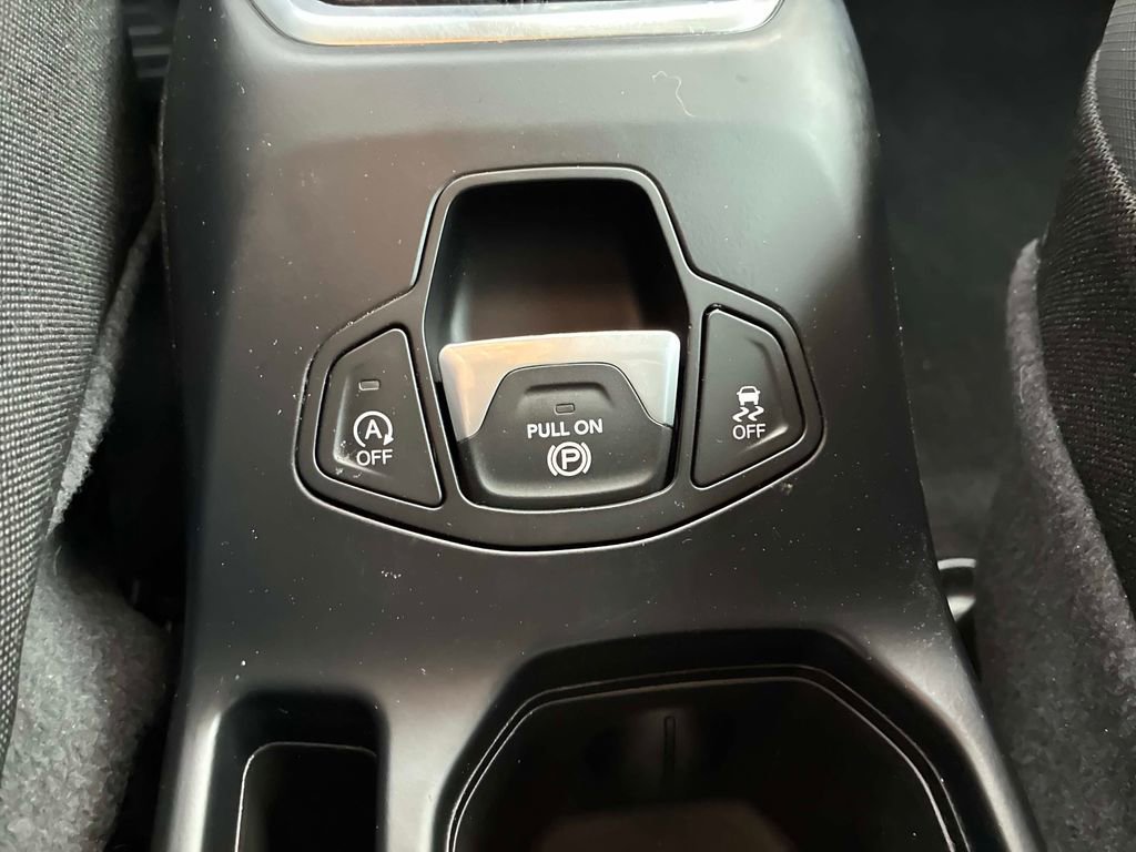 Used 2023 Jeep Renegade Latitude w/ Premium Group AWD/4WD image 24
