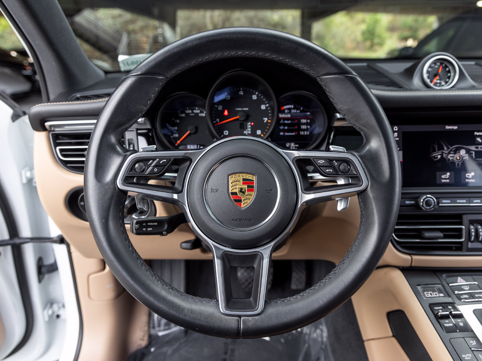 Certified 2021 Porsche Macan AWD/4WD image 36