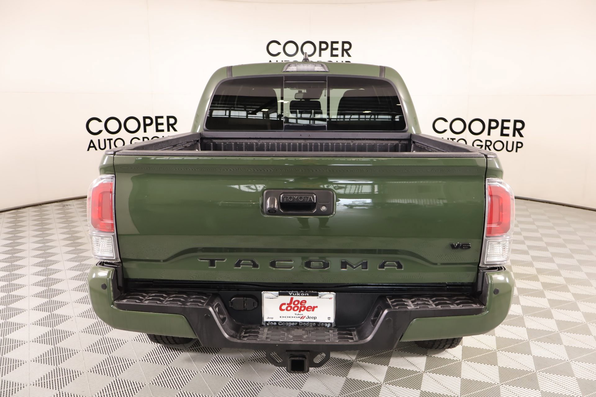 Used 2022 Toyota Tacoma TRD Off-Road w/ Technology Package AWD/4WD image 20