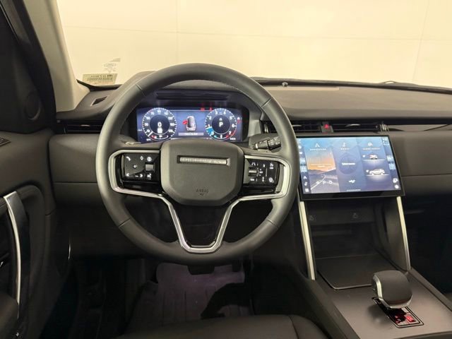 Used 2025 Land Rover Discovery Sport S image 26