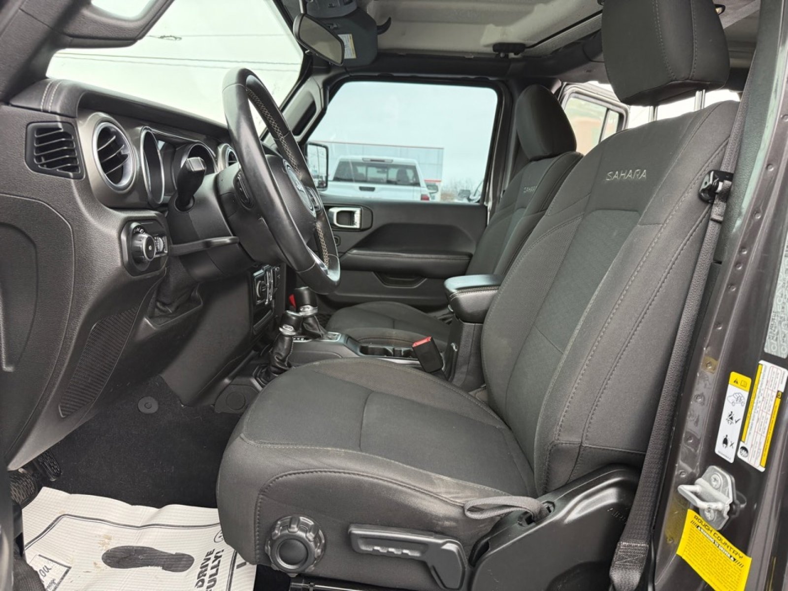 Used 2019 Jeep Wrangler Unlimited Sahara w/ Safety Group image 10