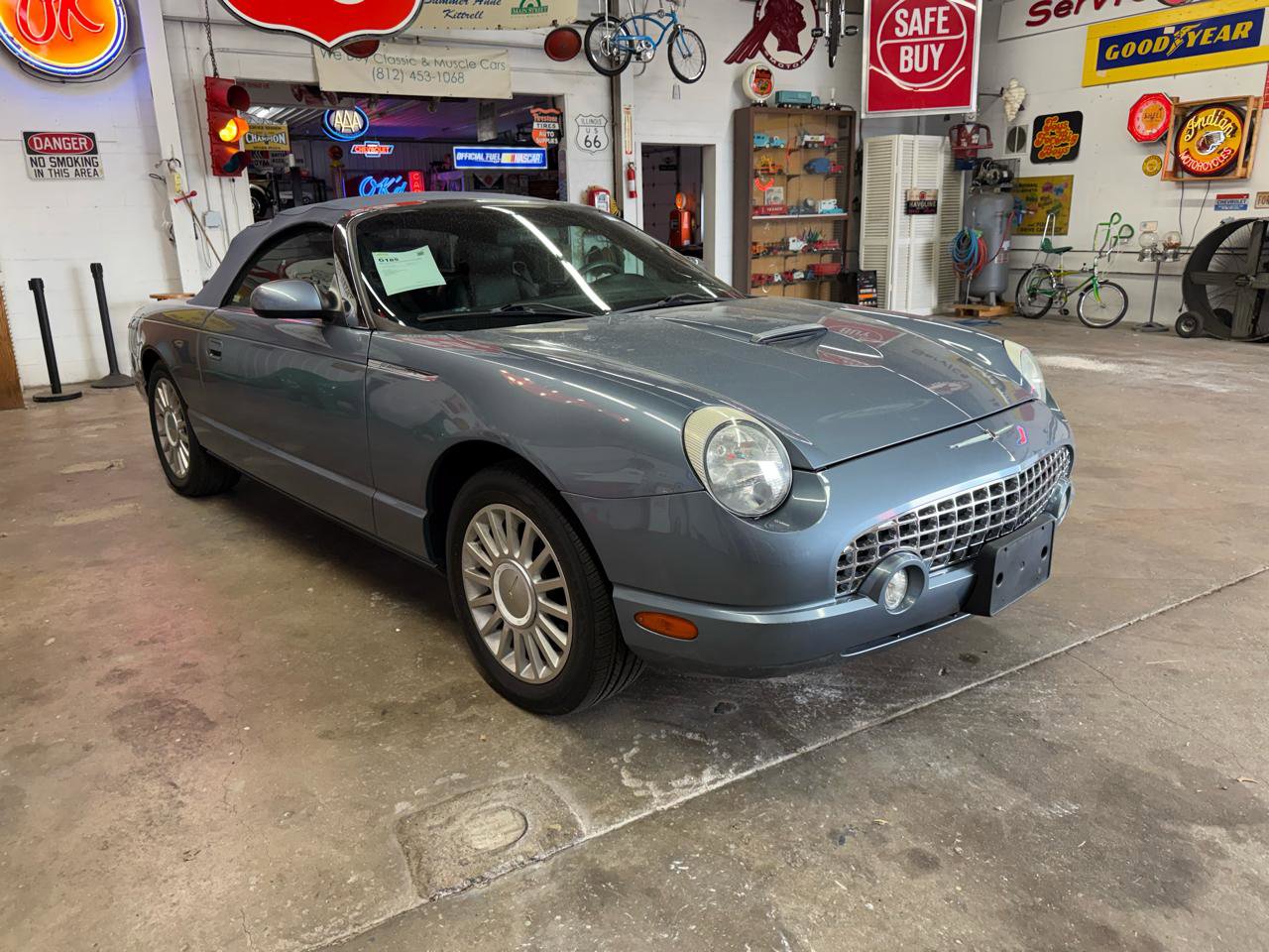 Used 2005 Ford Thunderbird RWD image 7