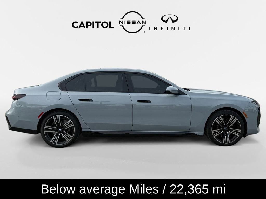 Used 2023 BMW 740i image 3