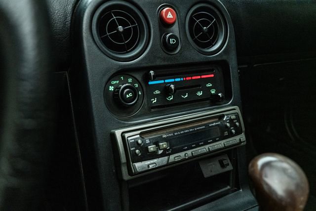 Used 1990 MAZDA MX-5 Miata RWD image 27