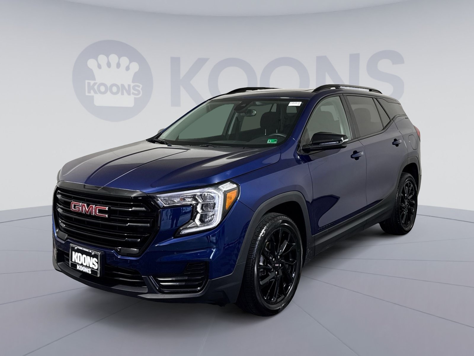 Used 2023 GMC Terrain SLE w/ Driver Convenience Package AWD/4WD image 1