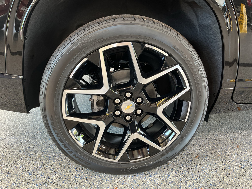 New 2026 Chevrolet Traverse High Country w/ LPO, Floor Liner Package FWD image 35