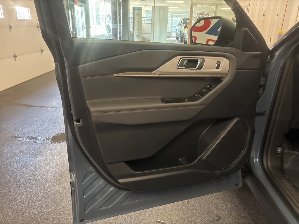 New 2025 Ford Explorer Active image 18