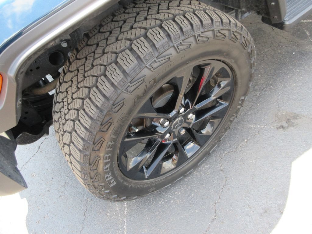 Used 2025 Jeep Gladiator Sport AWD/4WD image 16