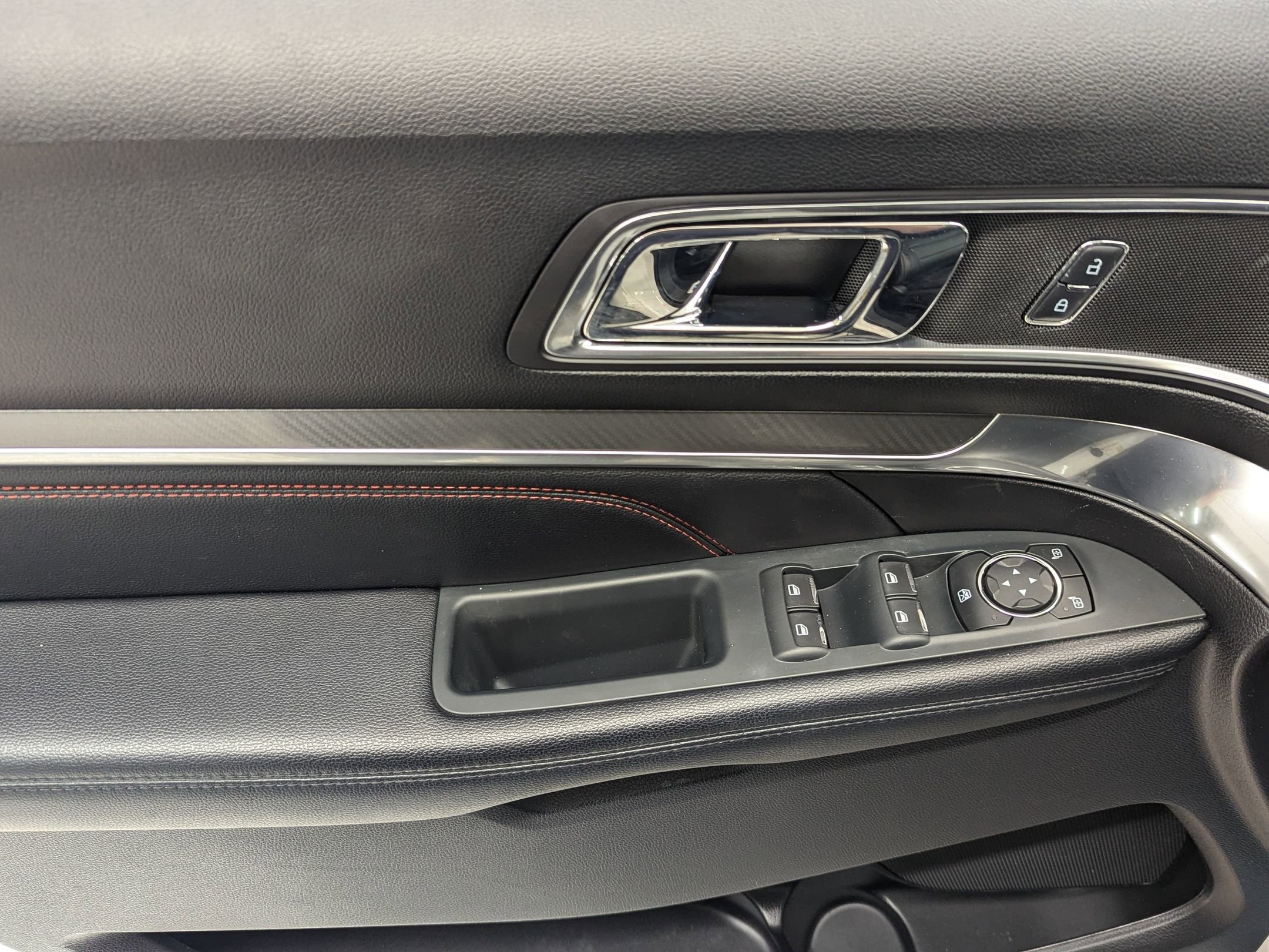 Used 2019 Ford Explorer Sport w/ Ford Safe & Smart Package image 10