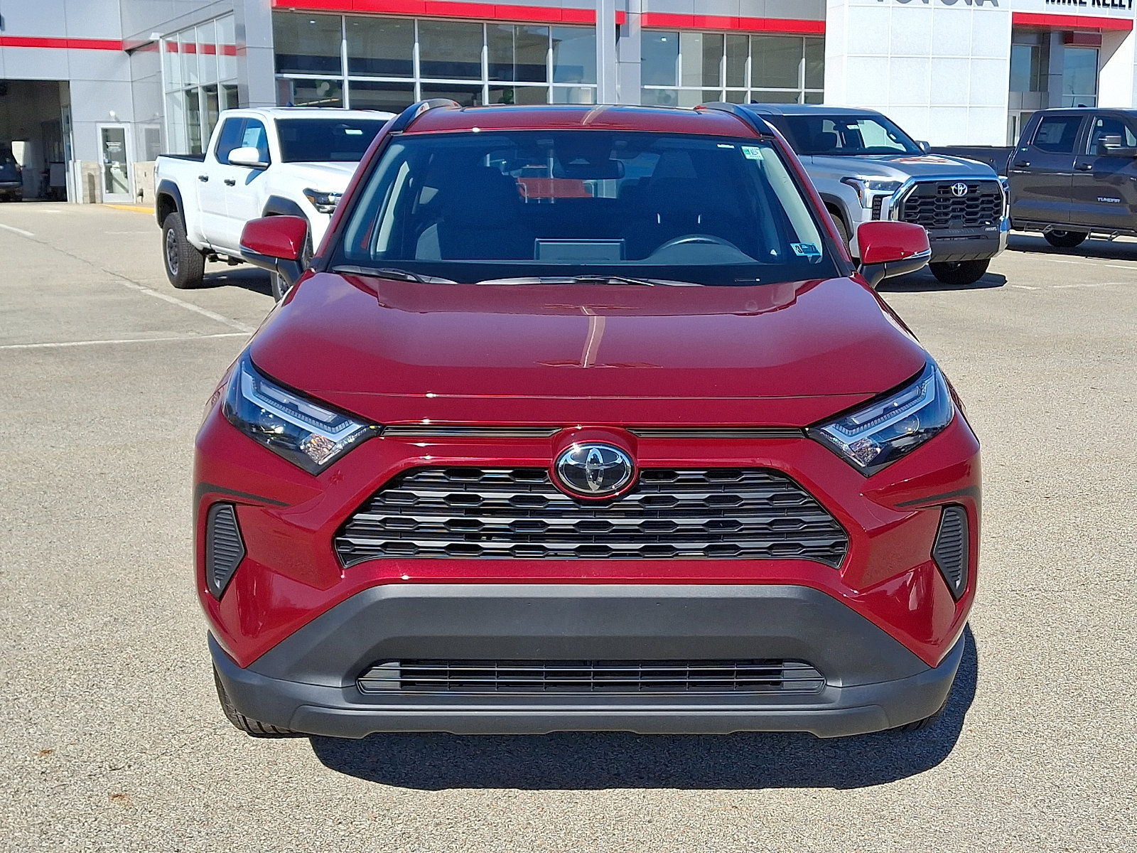 Used 2025 Toyota RAV4 XLE w/ Convenience Package image 2