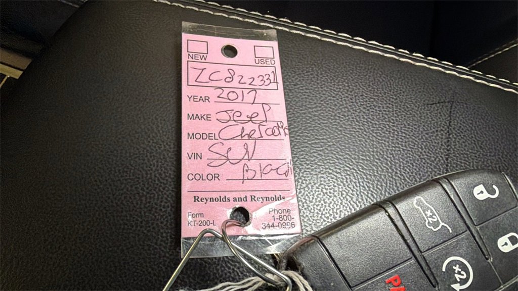 Used 2017 Jeep Grand Cherokee Limited image 32