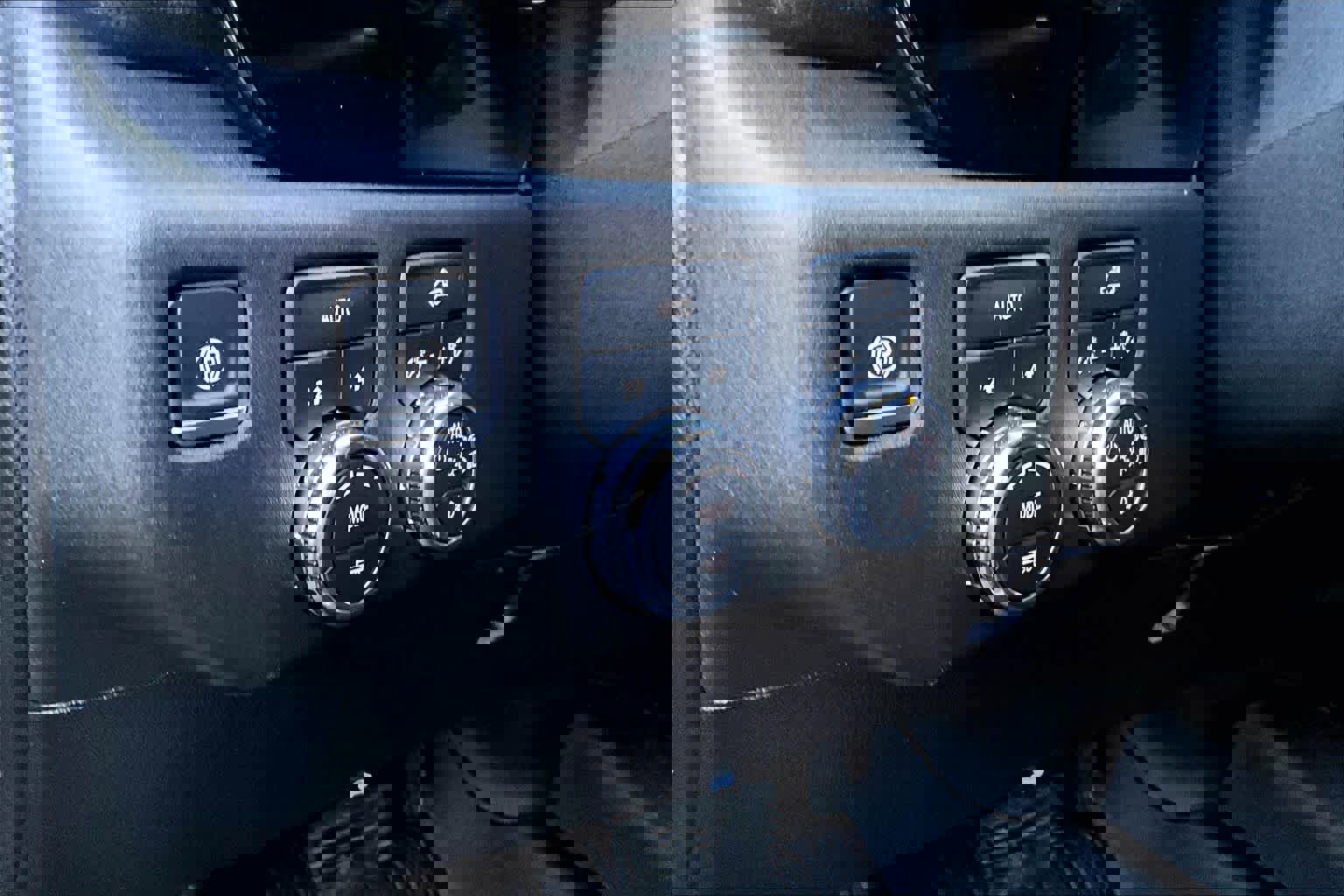 Used 2023 GMC Sierra 1500 Elevation image 32