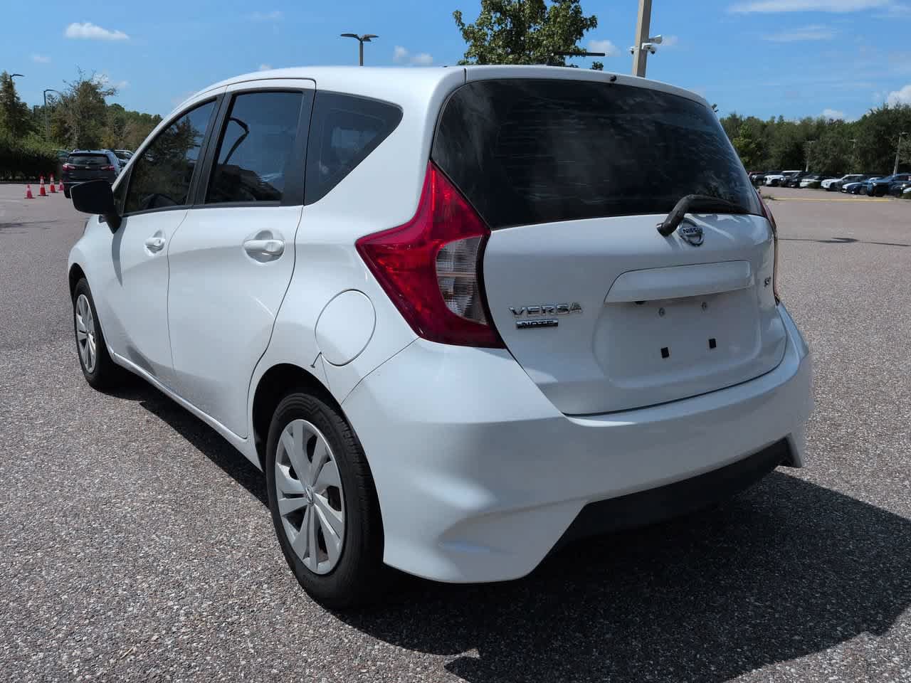 Used 2017 Nissan Versa Note SV FWD image 4