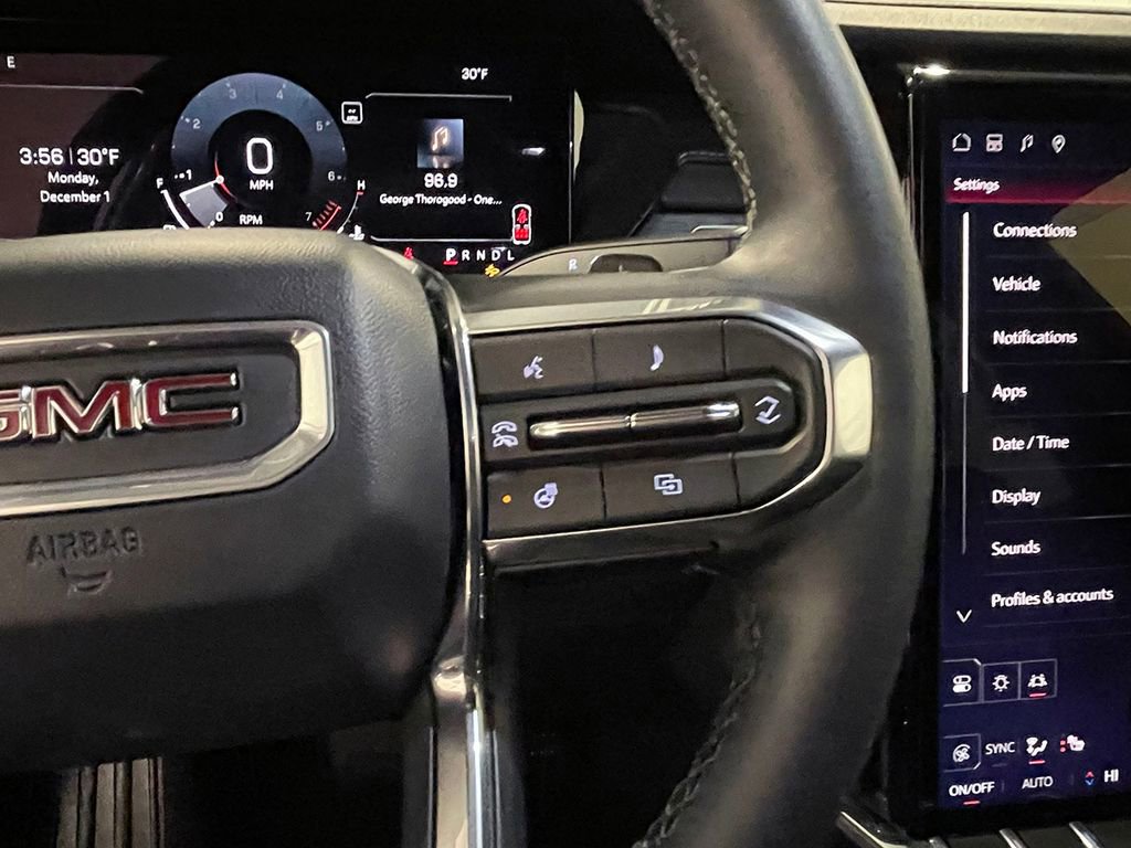 Used 2025 GMC Acadia Elevation image 38