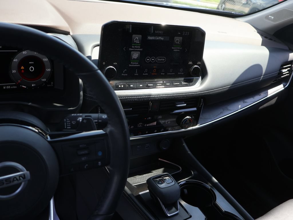 Used 2021 Nissan Rogue Platinum AWD/4WD image 27