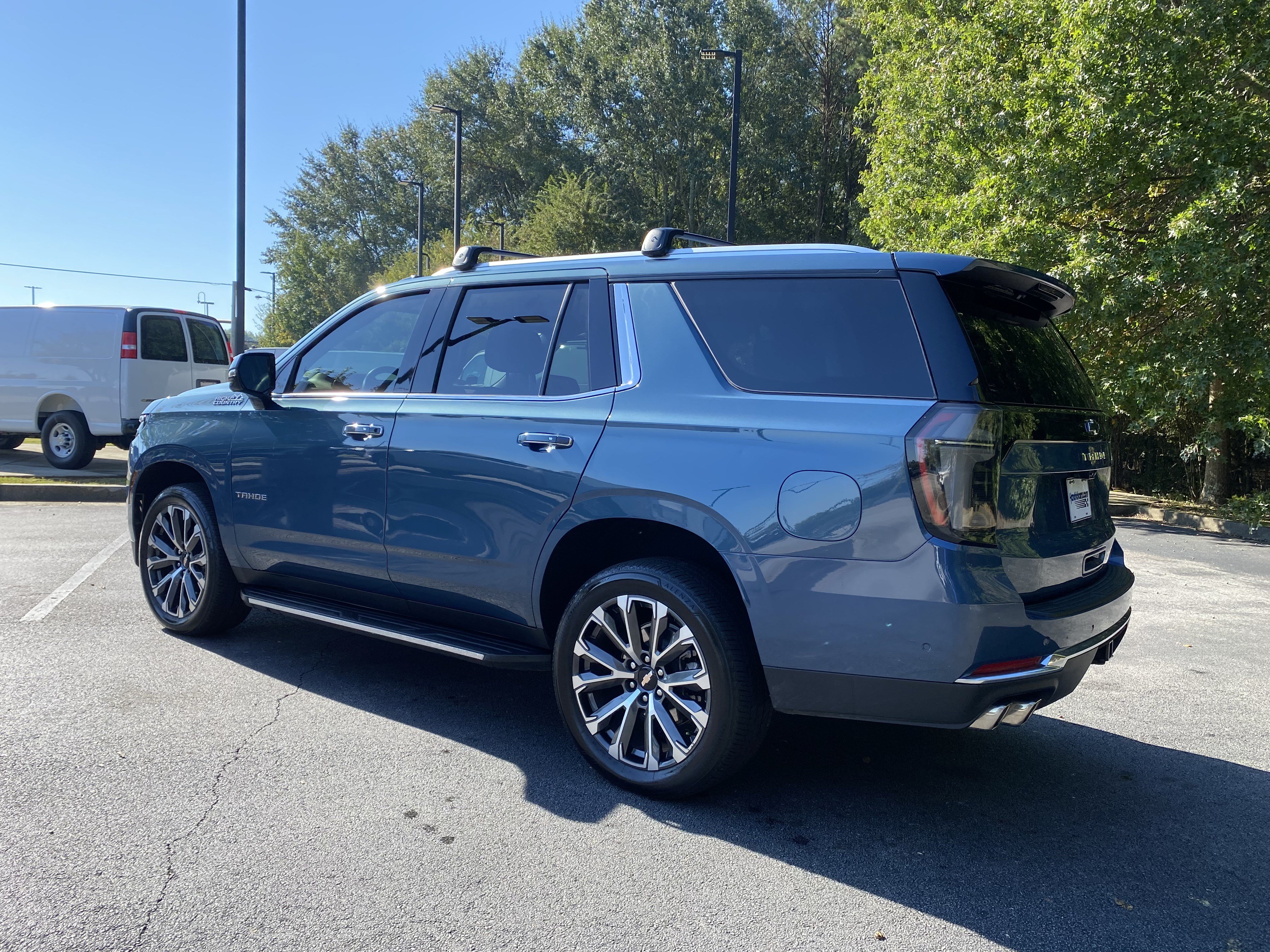 Used 2025 Chevrolet Tahoe High Country AWD/4WD image 7