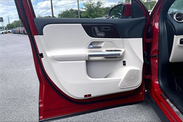 Certified 2025 Mercedes-Benz GLA 250 image 13