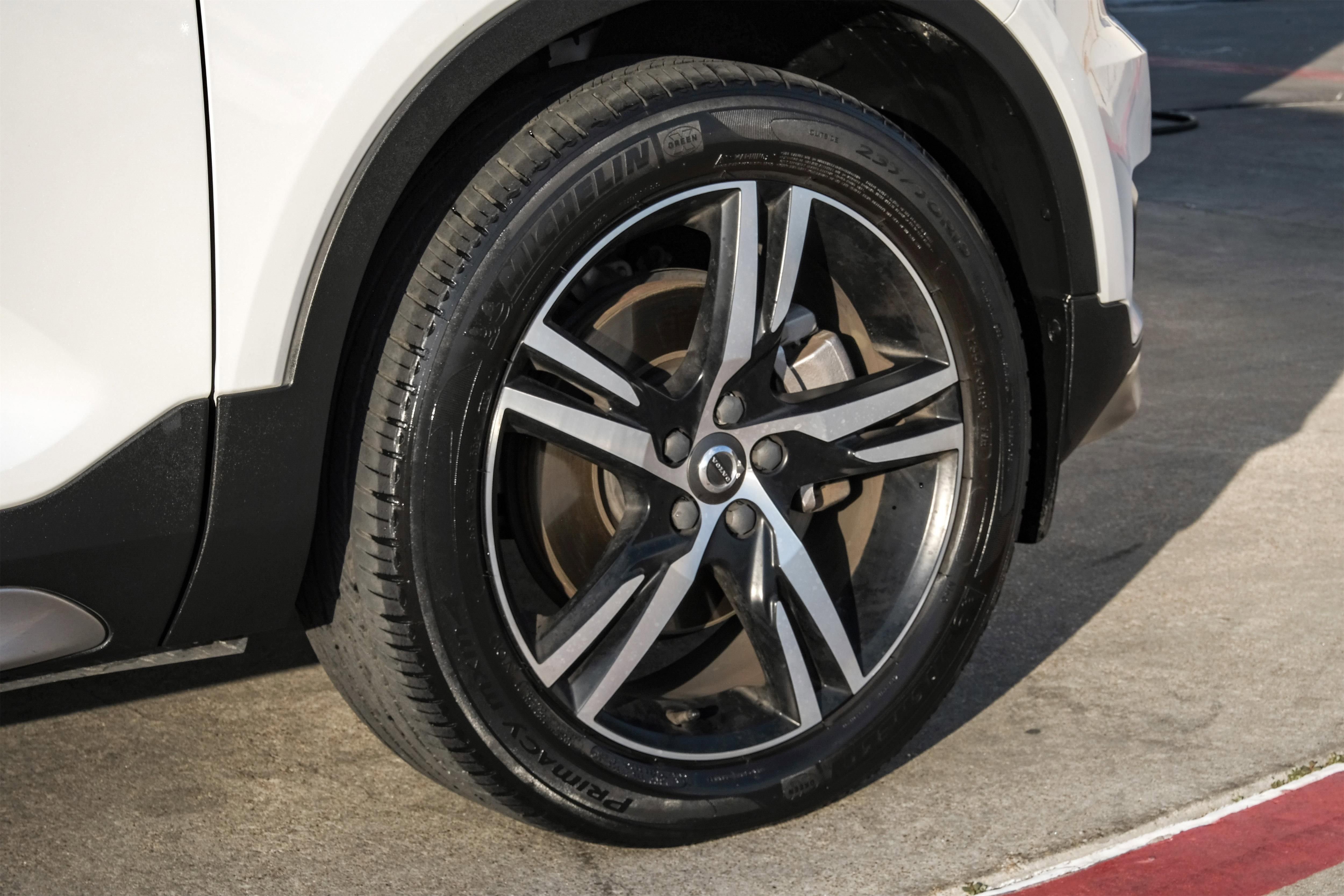 Used 2021 Volvo XC40 T4 R-Design image 61