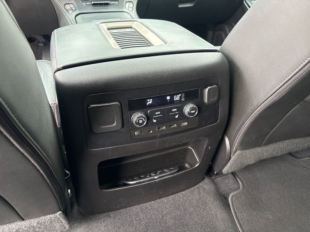 Used 2019 GMC Yukon Denali w/ Denali Ultimate Package image 42