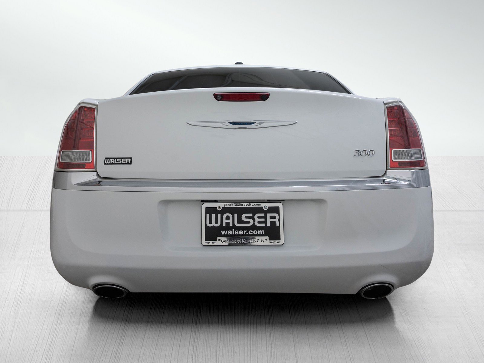 Used 2012 Chrysler 300 Limited RWD image 4