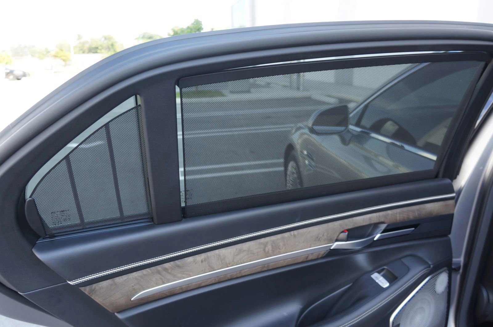 Used 2020 Genesis G90 3.3T Premium image 35