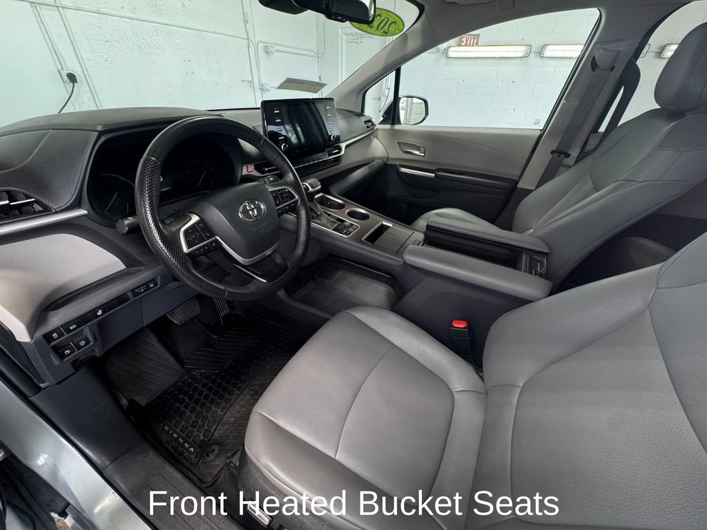 Used 2024 Toyota Sienna XLE FWD image 13