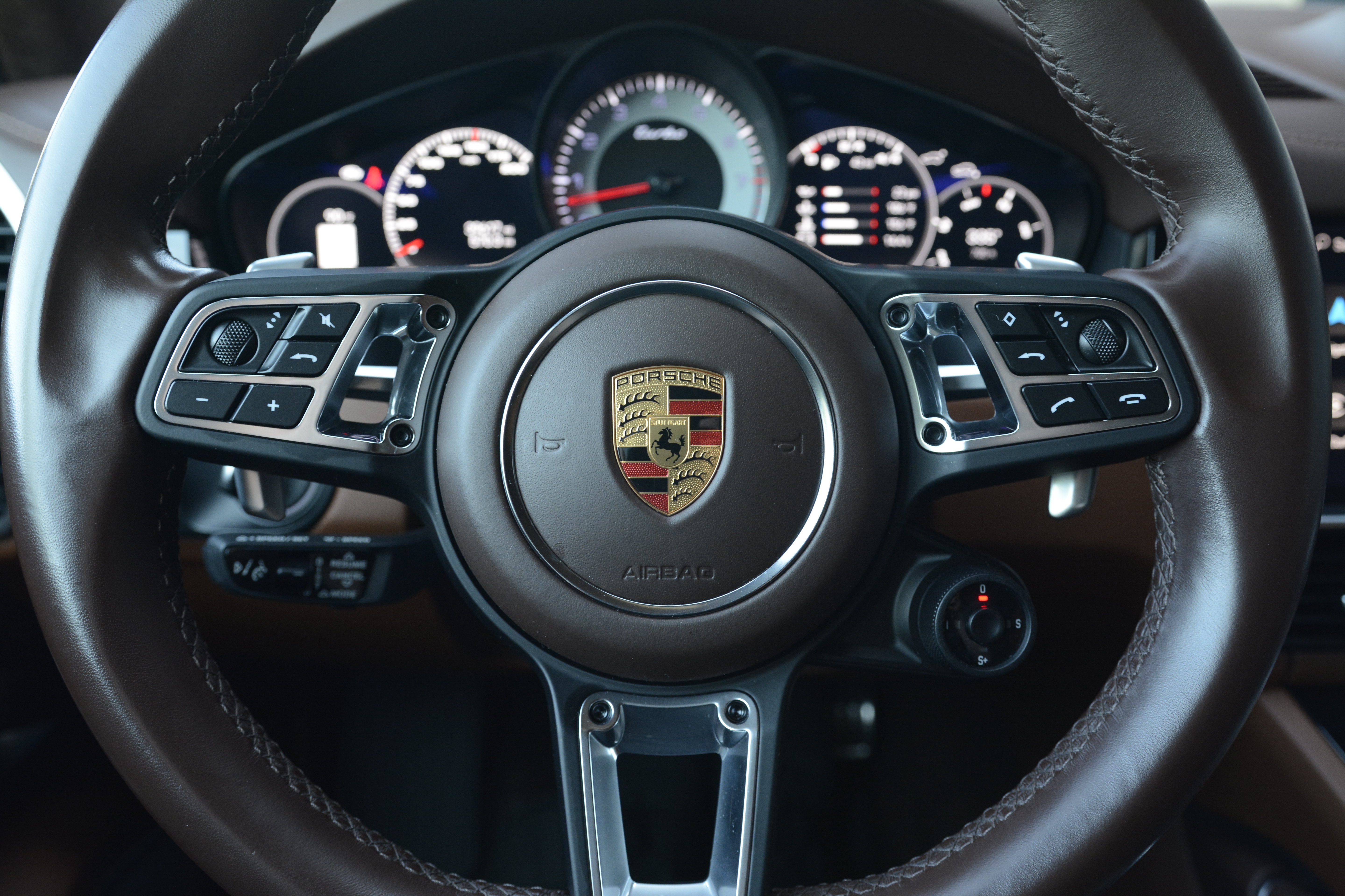 Certified 2023 Porsche Cayenne Turbo AWD/4WD image 16