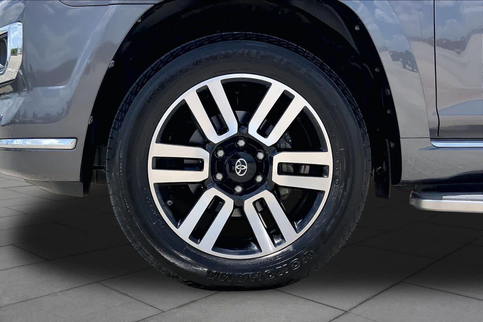 Used 2021 Toyota 4Runner Limited AWD/4WD image 20