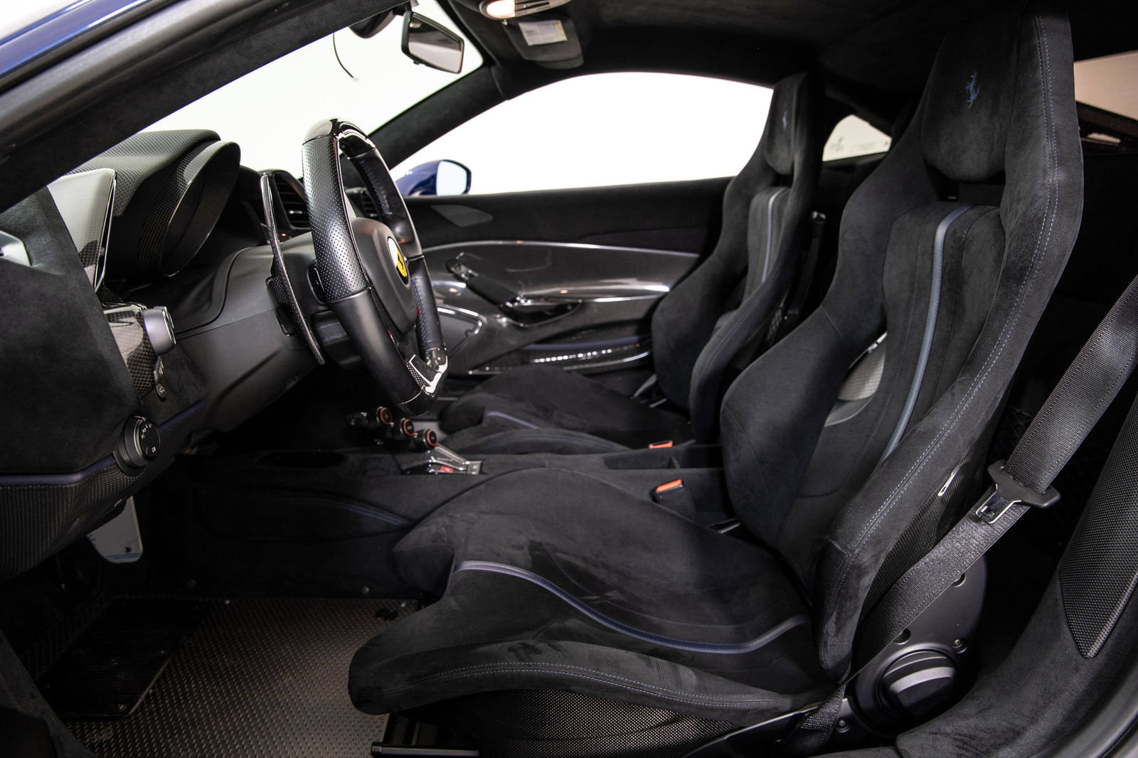 Certified 2020 Ferrari 488 Pista Coupe RWD image 5