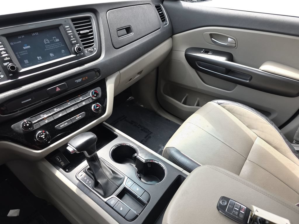 Used 2020 Kia Sedona EX FWD image 24