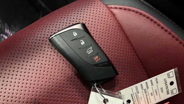 Used 2024 Lexus NX 350h AWD image 31