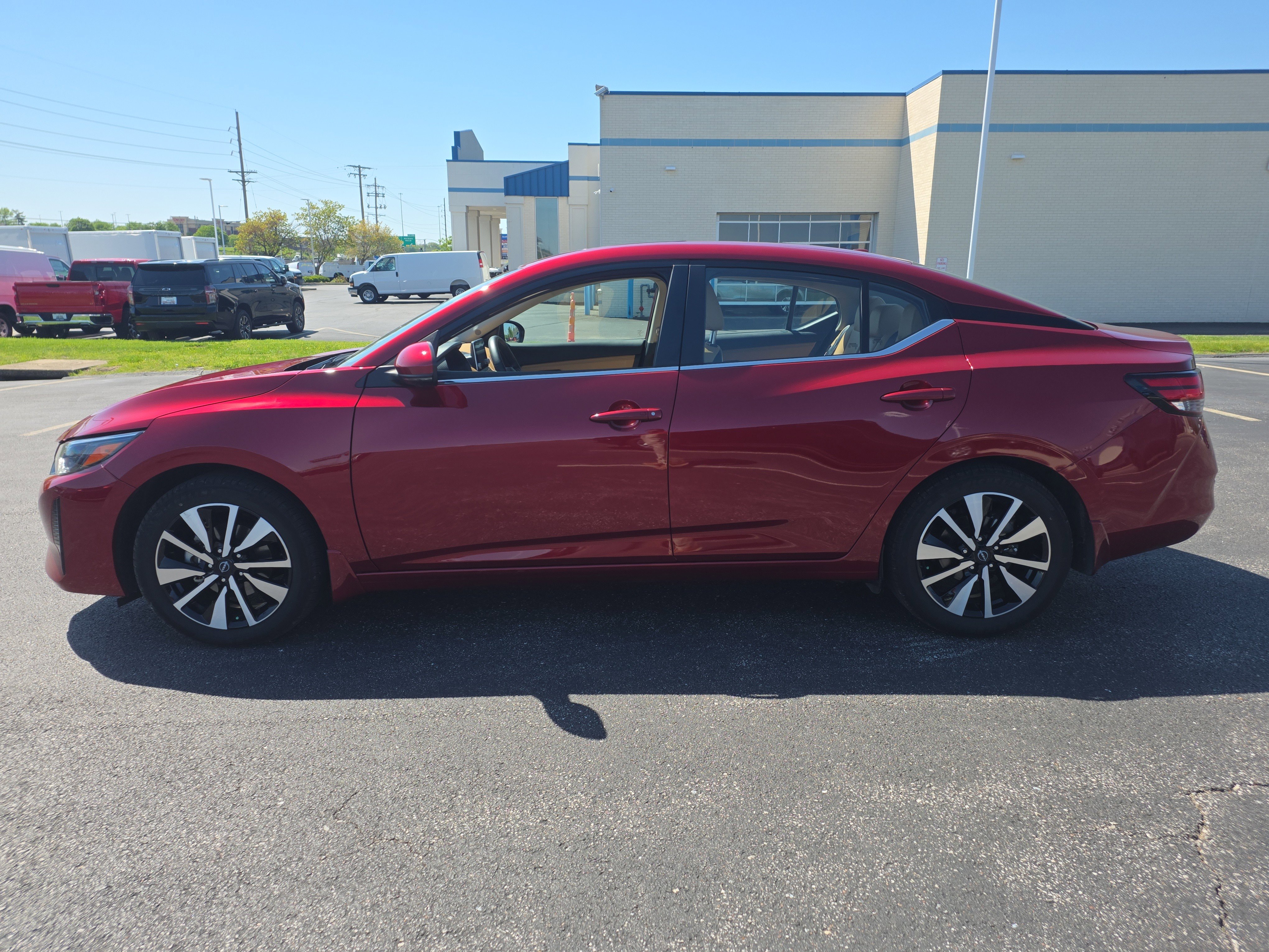Used 2024 Nissan Sentra SV w/ SV Premium Package image 6