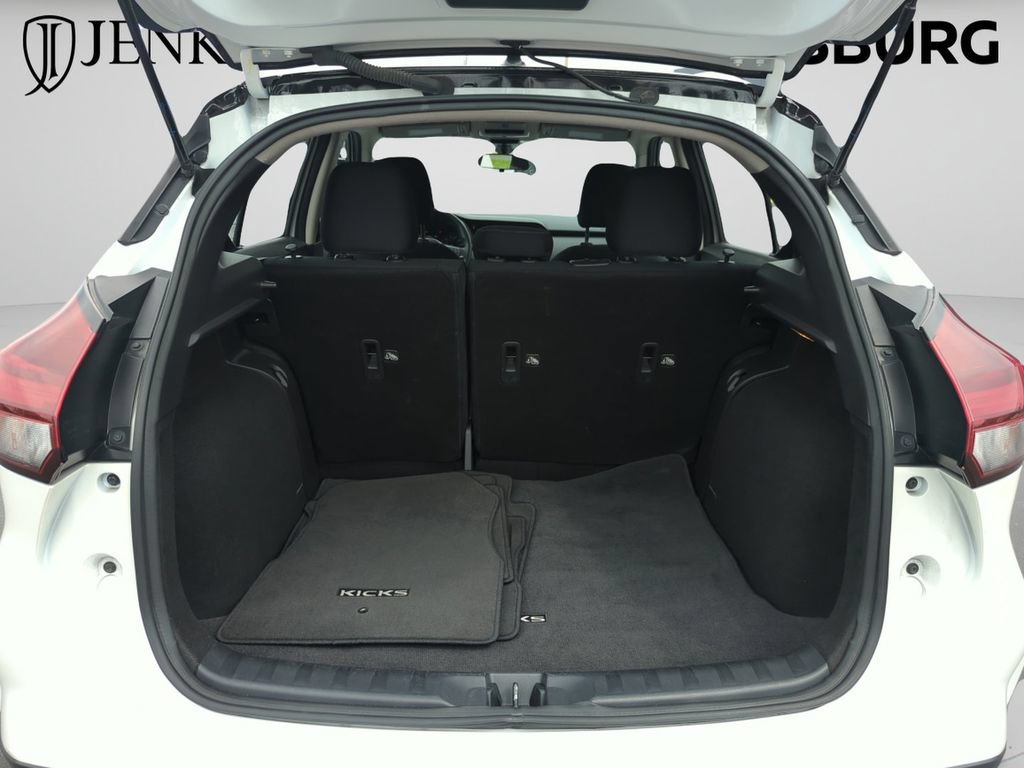 Certified 2024 Nissan Kicks SV FWD image 17
