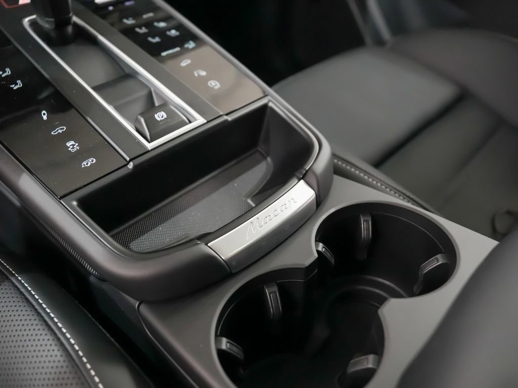 New 2026 Porsche Macan GTS AWD/4WD image 34