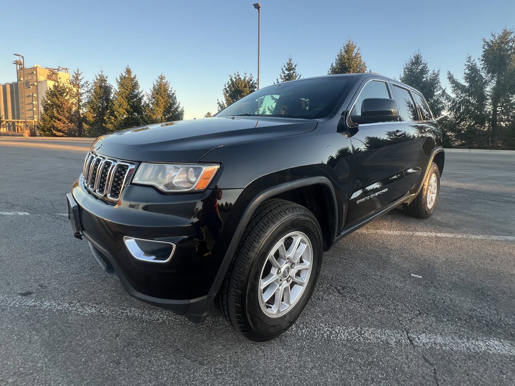 Used 2018 Jeep Grand Cherokee Laredo image 1