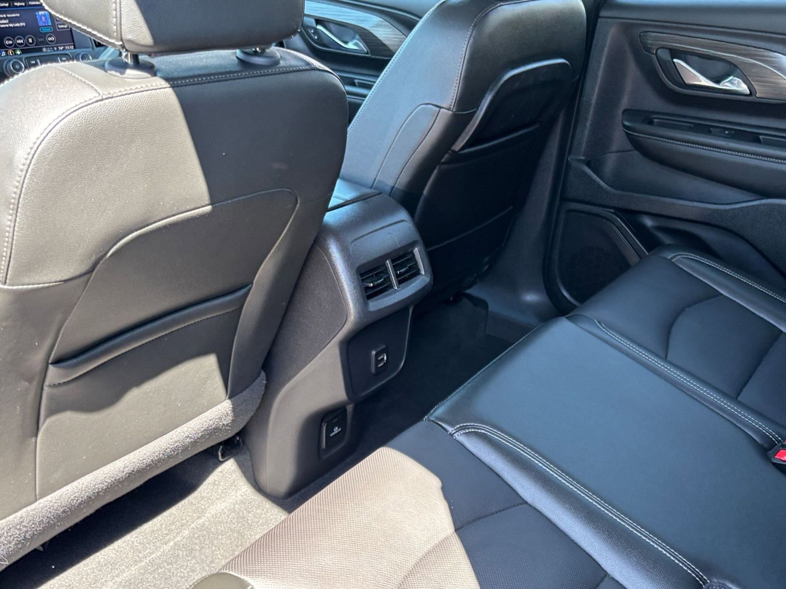 Used 2024 GMC Terrain SLT AWD/4WD image 25