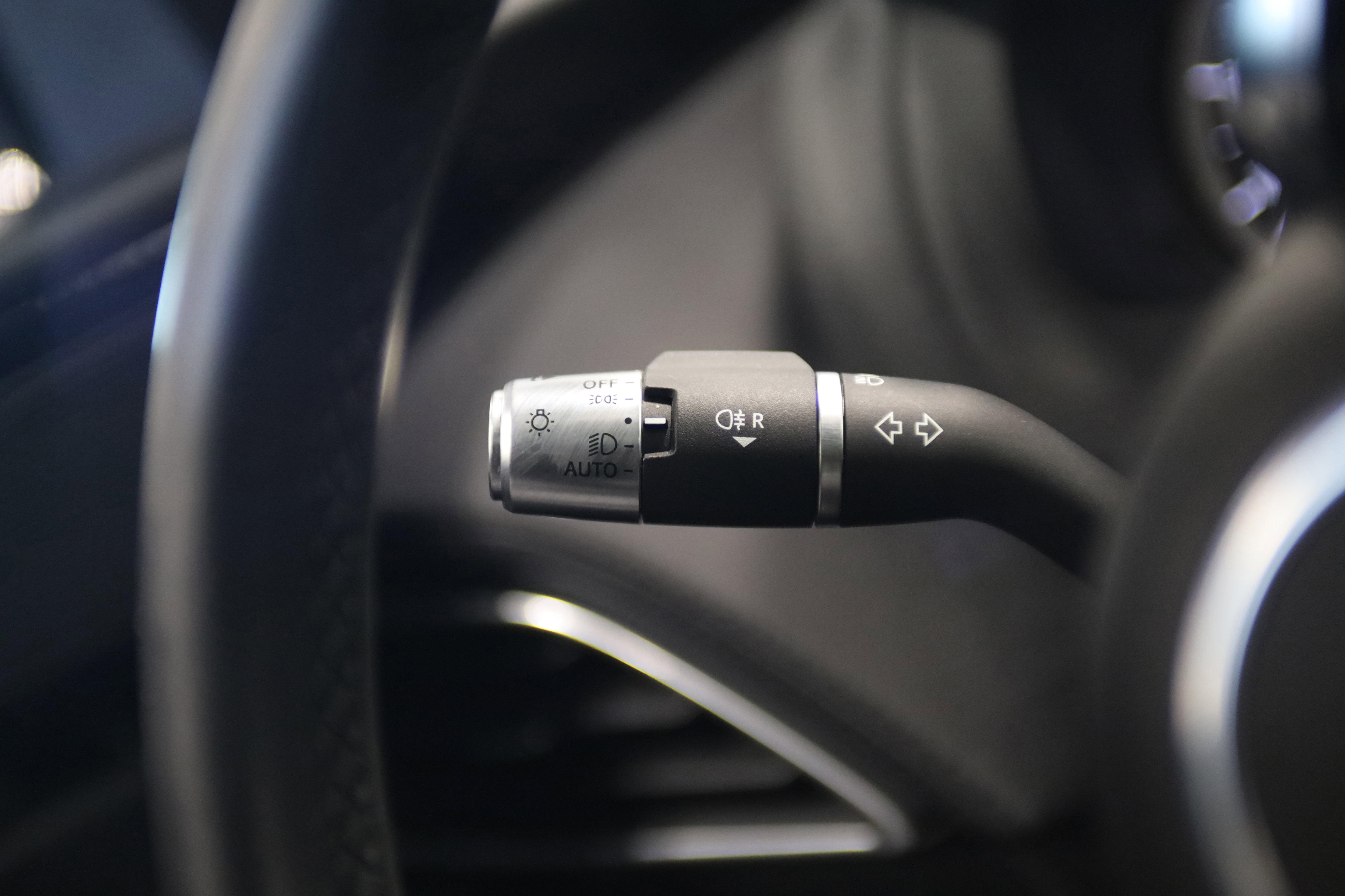 Used 2020 Jaguar XE S image 19