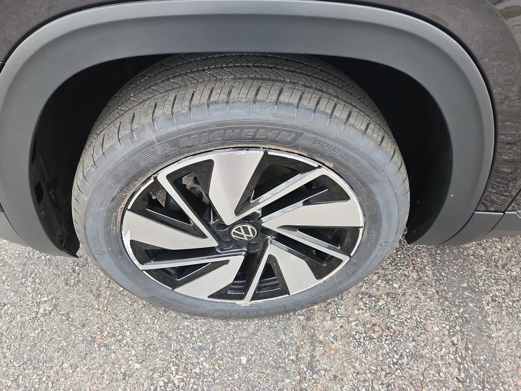 Used 2024 Volkswagen Atlas SE AWD/4WD image 21