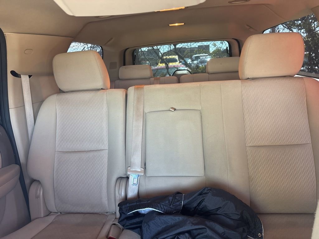 Used 2011 Chevrolet Suburban LS RWD image 12