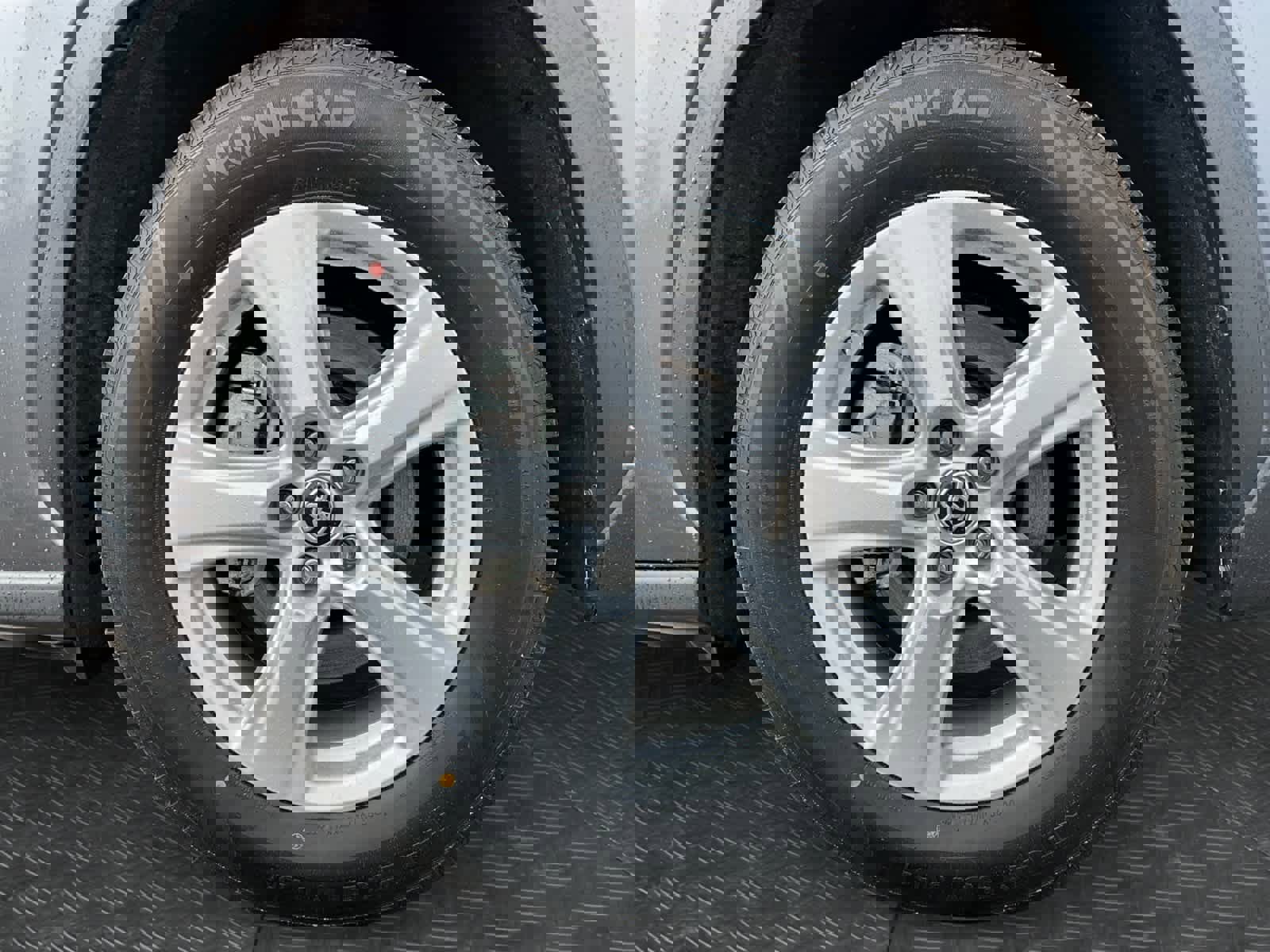 Used 2023 Toyota Highlander L image 11