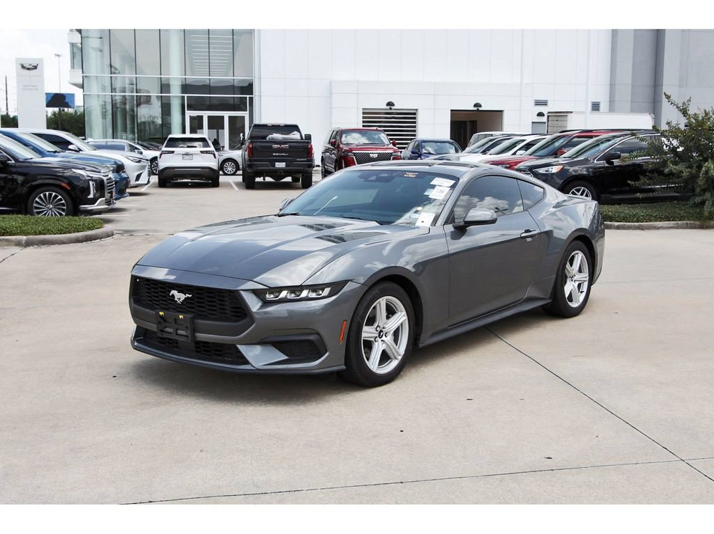 Used 2025 Ford Mustang Premium RWD image 3